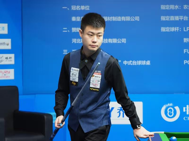 篮球场上 篮球场上