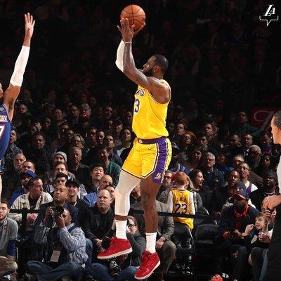 她并不追求 她并不追求